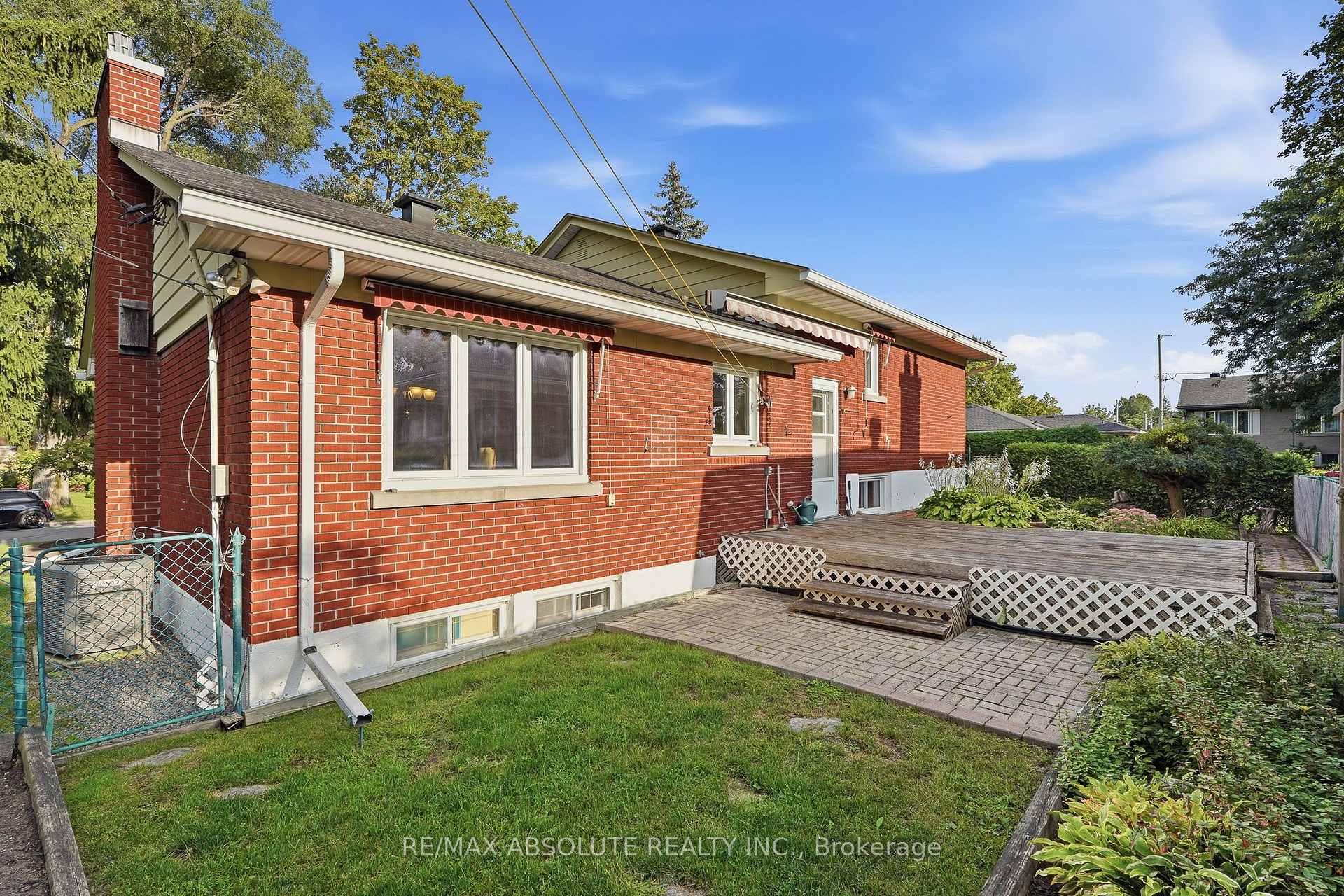 Photo 25 of 2034 Camrose Street, Ottawa, Elmvale Acres — HOMEH