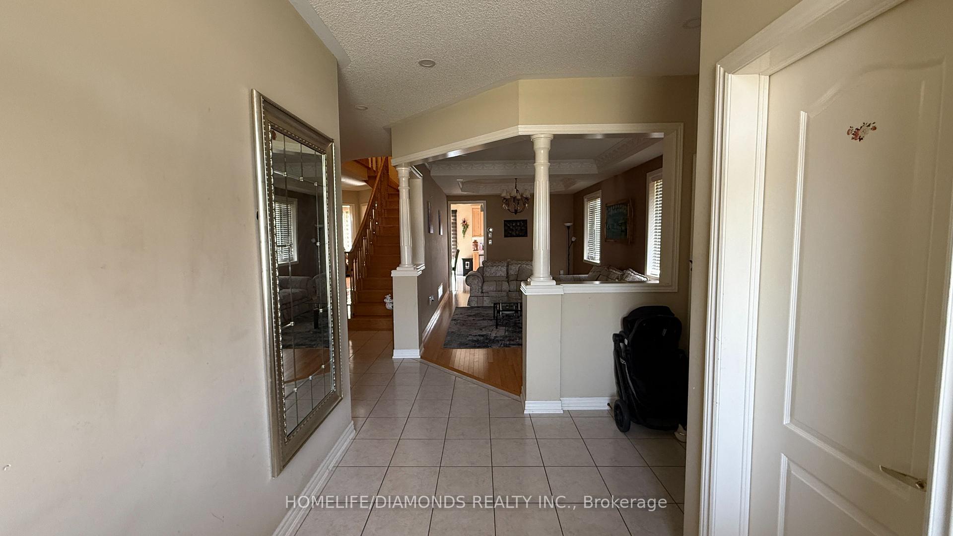 Photo 4 of 12 Oakhaven Road, Brampton, Bram East — HOMEH