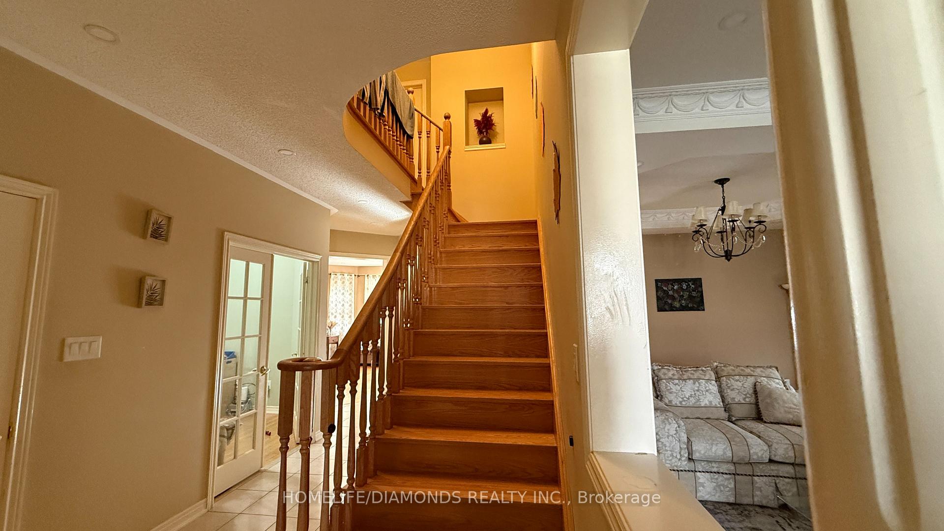 Photo 8 of 12 Oakhaven Road, Brampton, Bram East — HOMEH