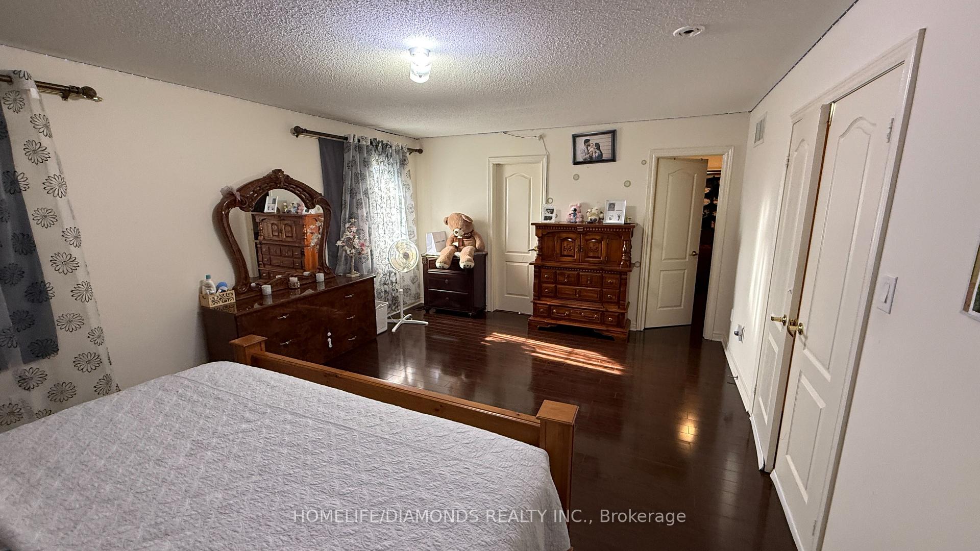 Photo 10 of 12 Oakhaven Road, Brampton, Bram East — HOMEH