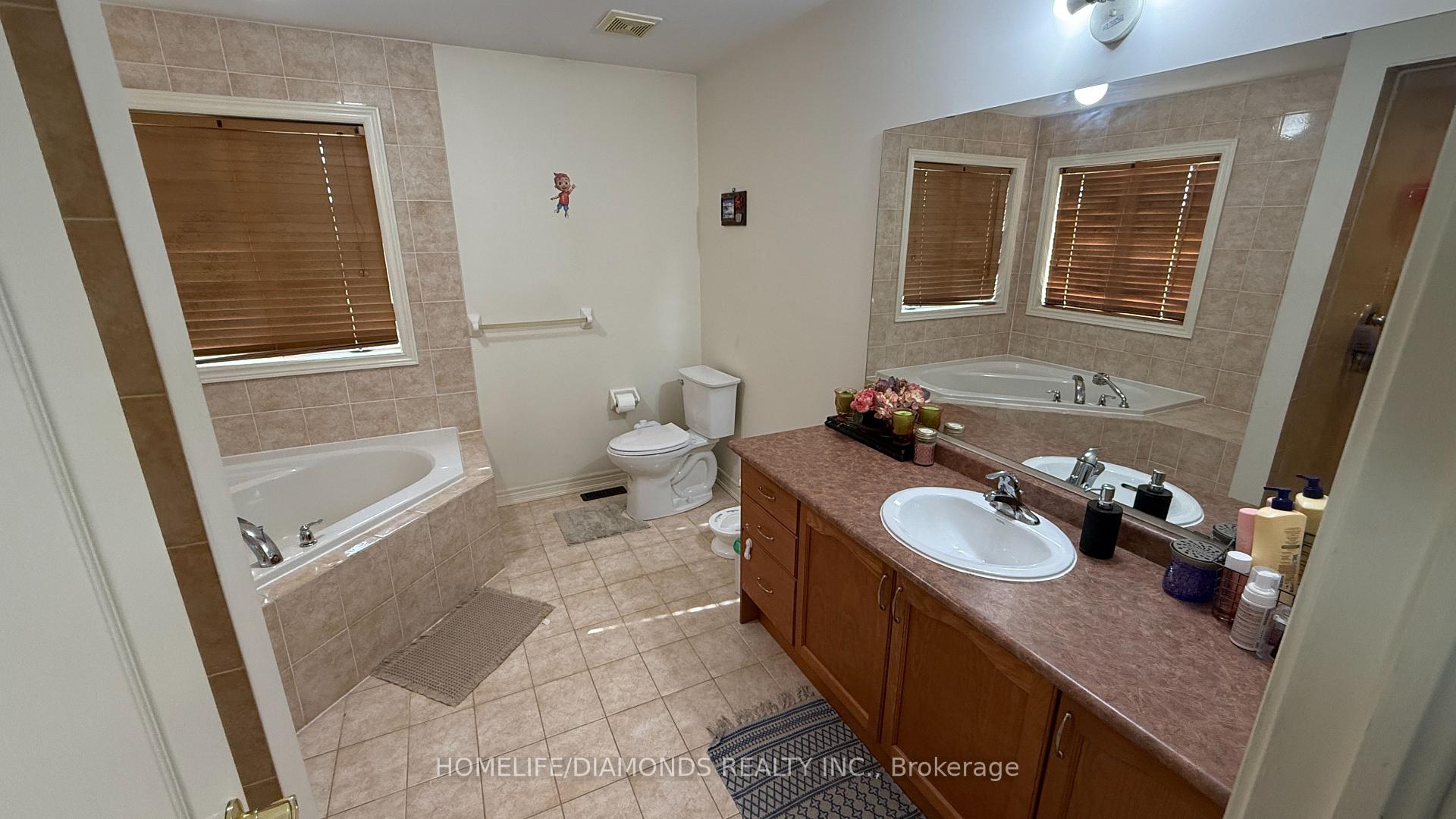 Photo 14 of 12 Oakhaven Road, Brampton, Bram East — HOMEH