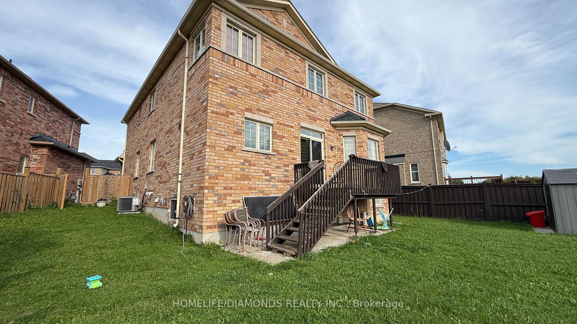Photo 16 of 12 Oakhaven Road, Brampton, Bram East — HOMEH
