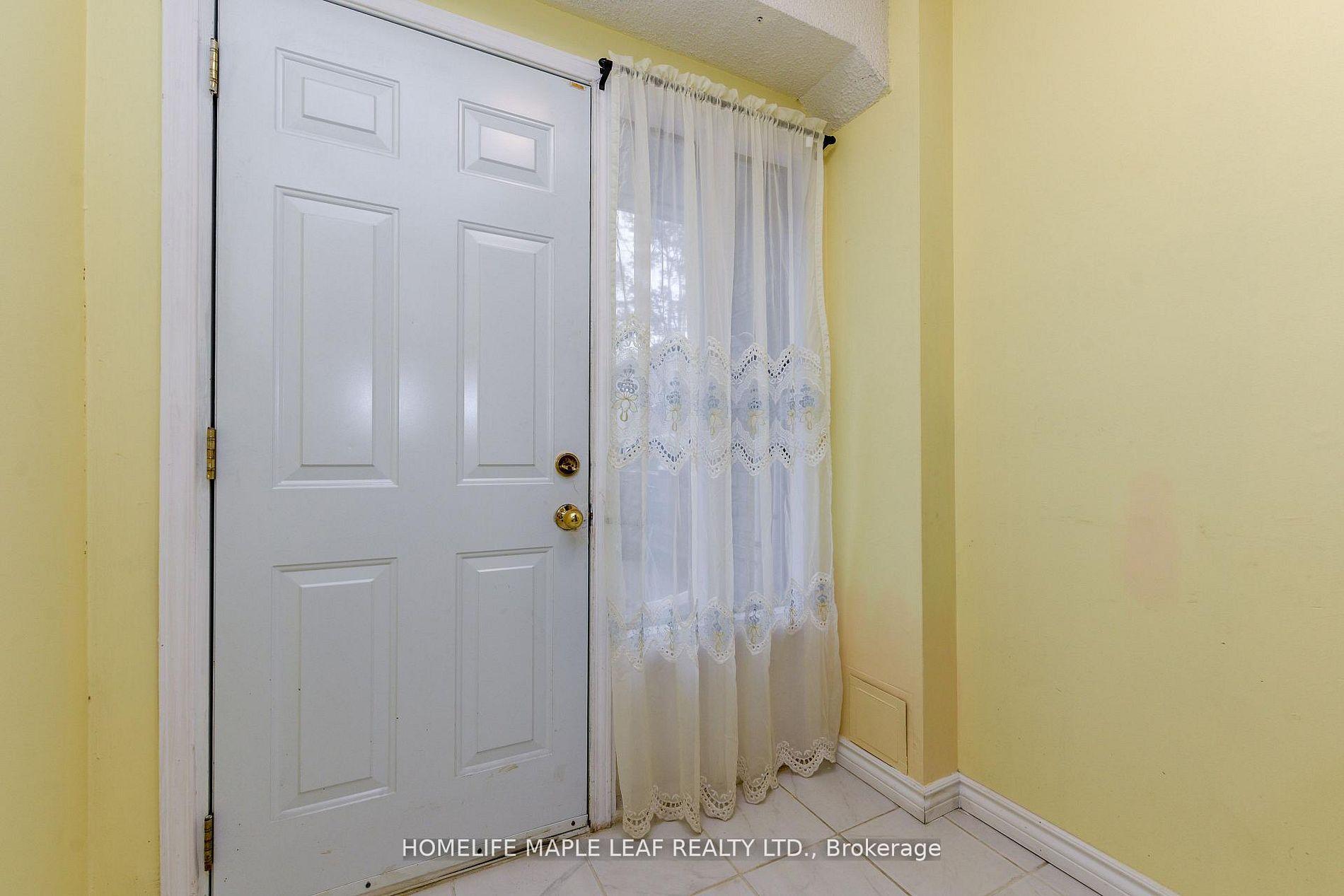 Photo 3 of 85 Enmount Drive, Brampton, Southgate — HOMEH