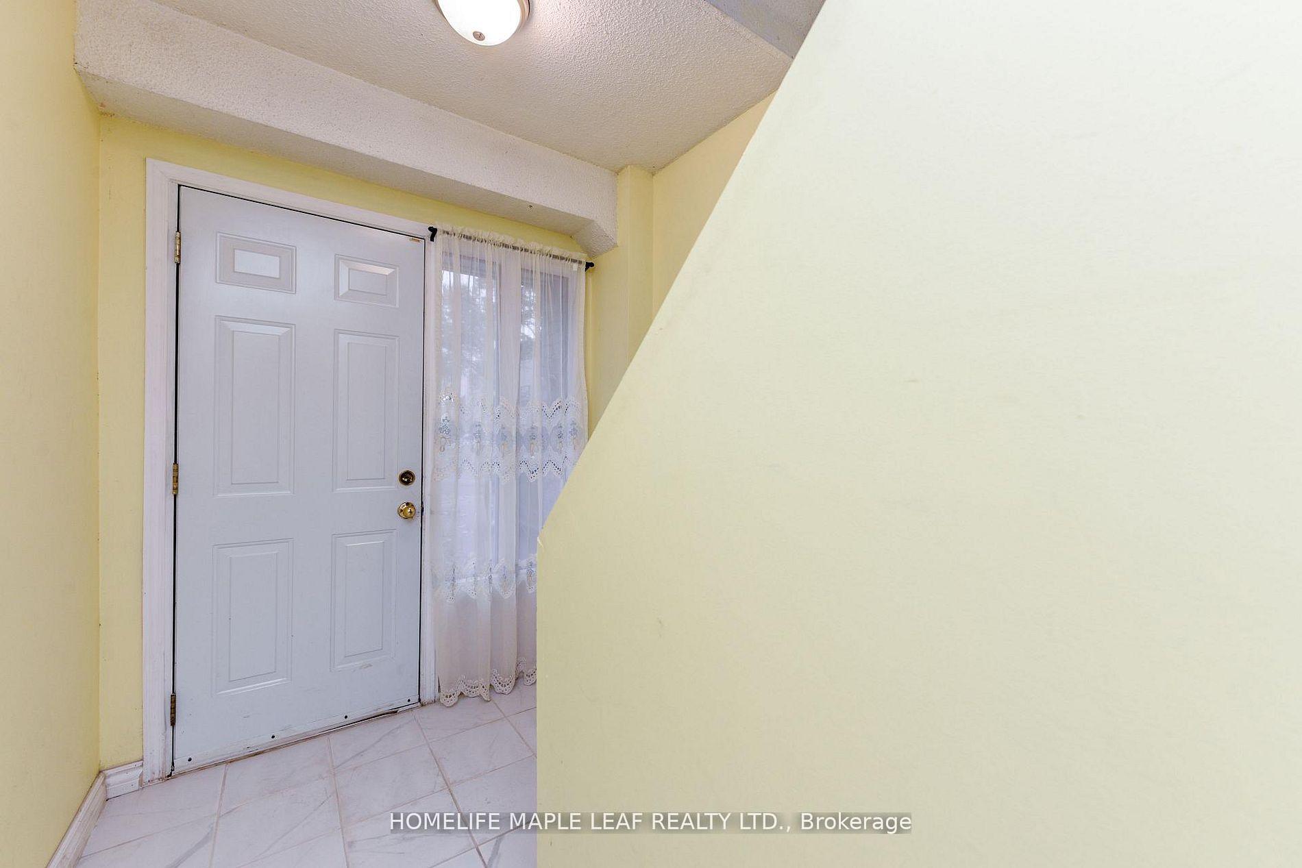 Photo 5 of 85 Enmount Drive, Brampton, Southgate — HOMEH