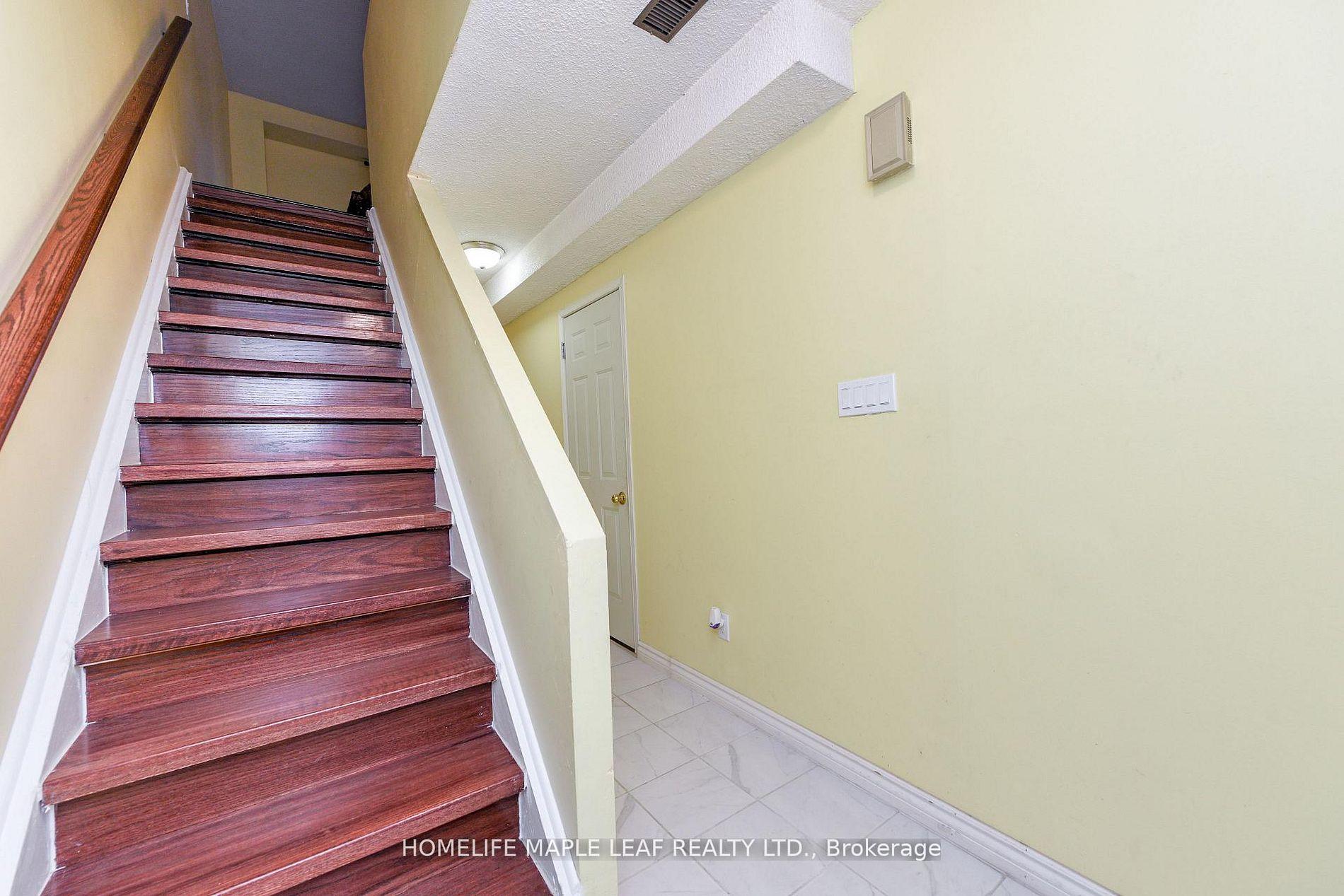 Photo 6 of 85 Enmount Drive, Brampton, Southgate — HOMEH