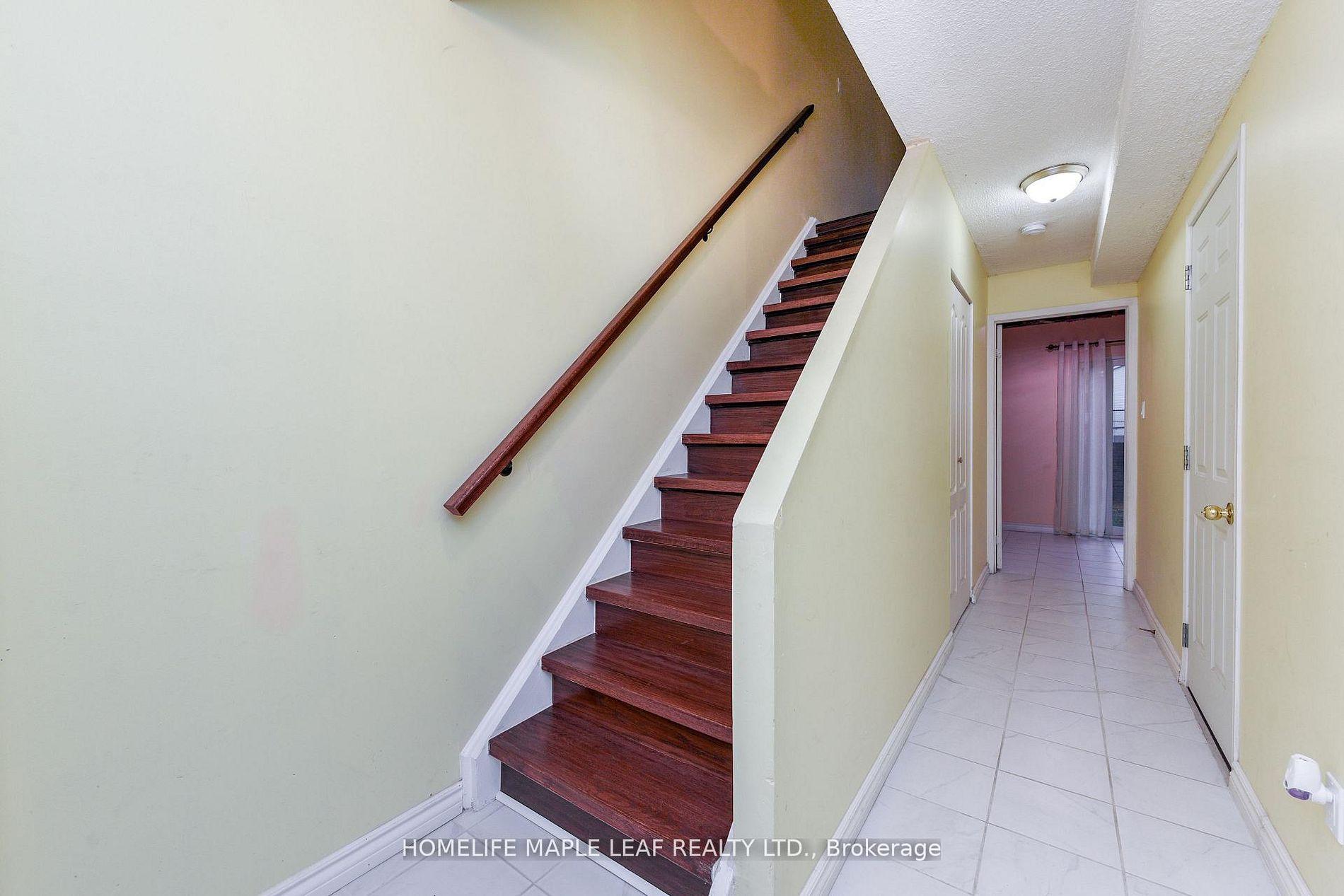 Photo 4 of 85 Enmount Drive, Brampton, Southgate — HOMEH
