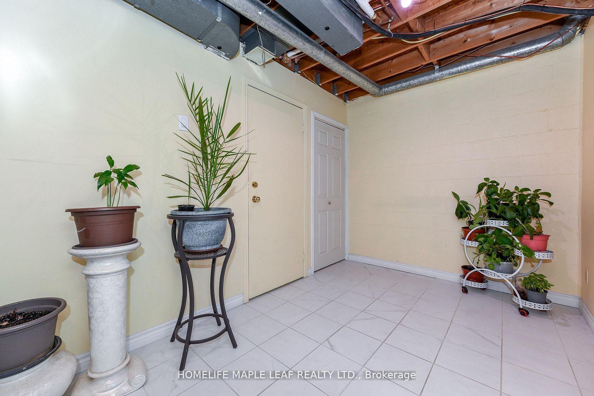 Photo 10 of 85 Enmount Drive, Brampton, Southgate — HOMEH
