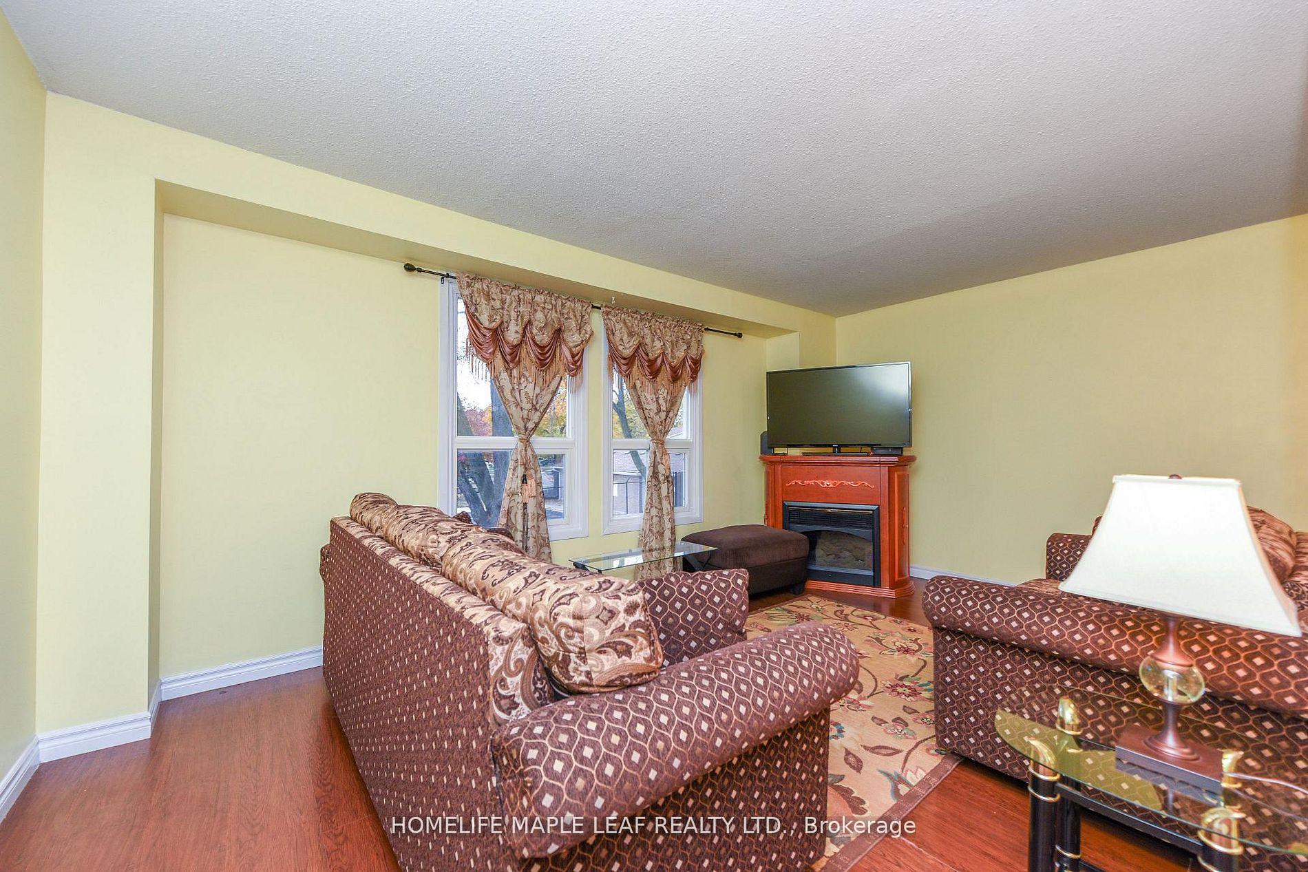 Photo 12 of 85 Enmount Drive, Brampton, Southgate — HOMEH
