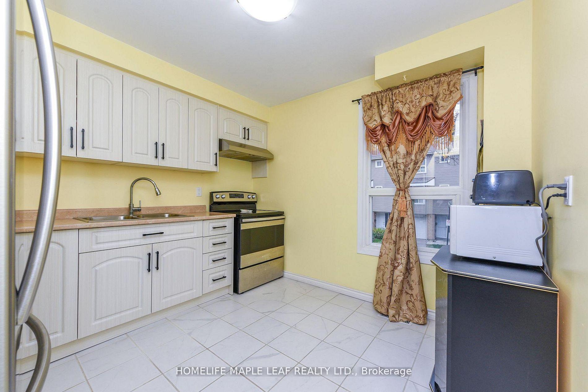 Photo 21 of 85 Enmount Drive, Brampton, Southgate — HOMEH