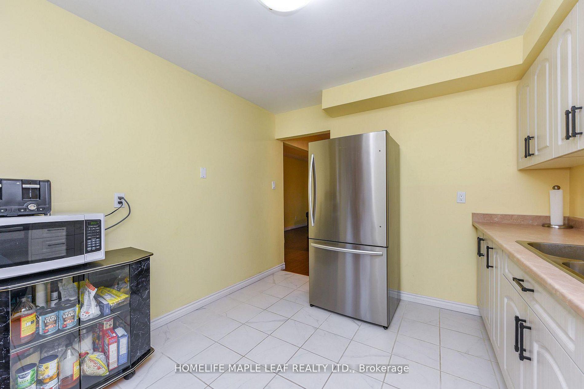 Photo 23 of 85 Enmount Drive, Brampton, Southgate — HOMEH