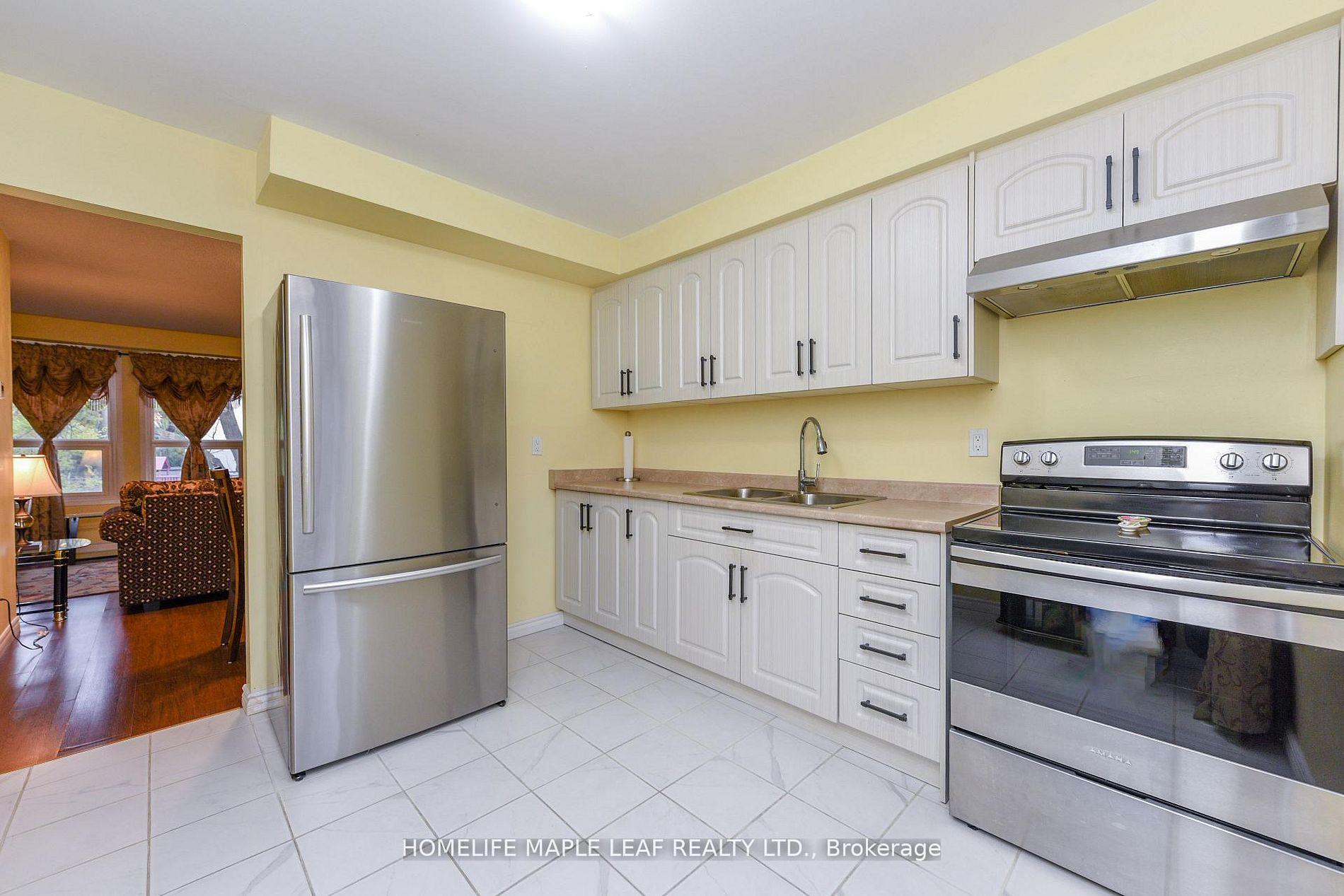 Photo 24 of 85 Enmount Drive, Brampton, Southgate — HOMEH