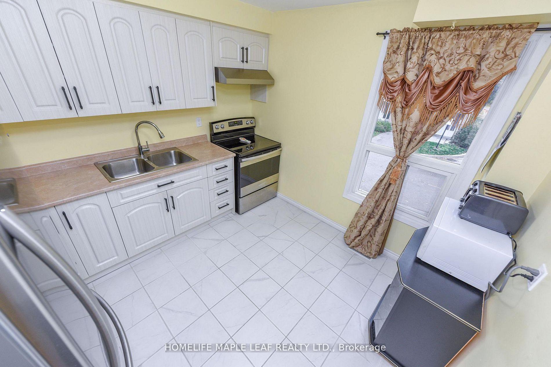 Photo 27 of 85 Enmount Drive, Brampton, Southgate — HOMEH