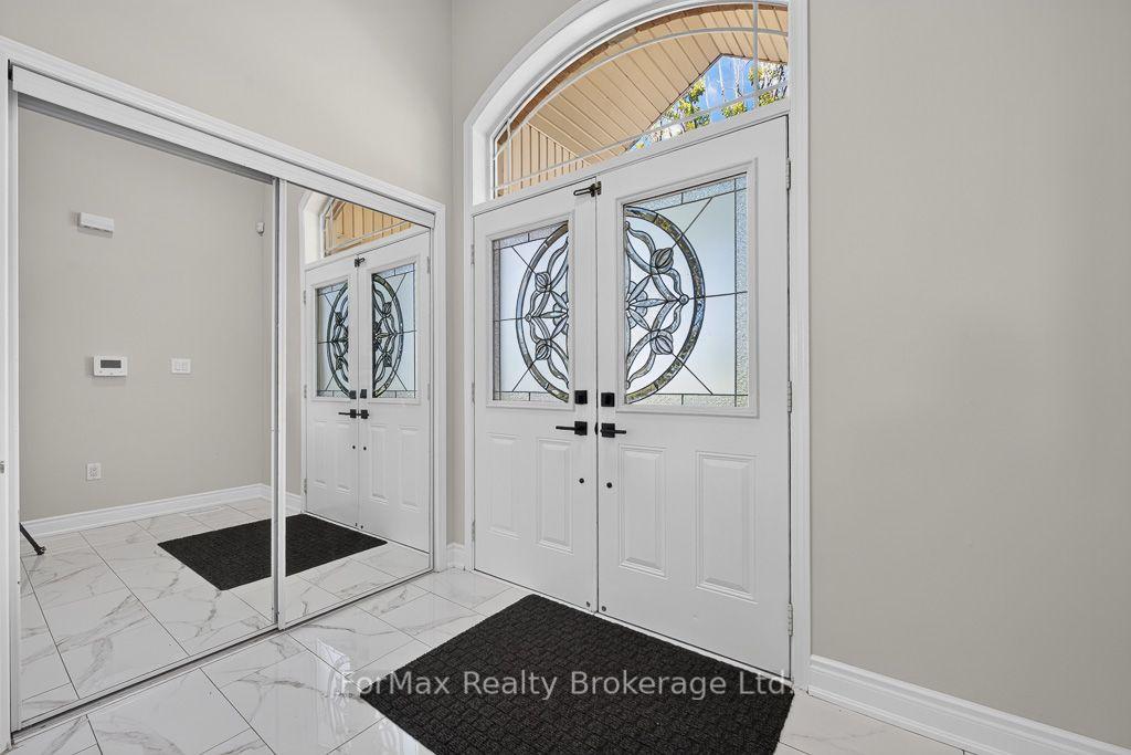 Photo 3 of 35 Seascape Crescent, Brampton, Bram East — HOMEH