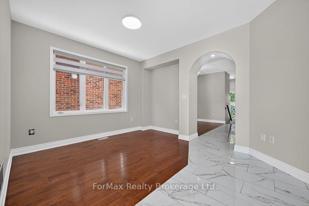 Photo 4 of 35 Seascape Crescent, Brampton, Bram East — HOMEH