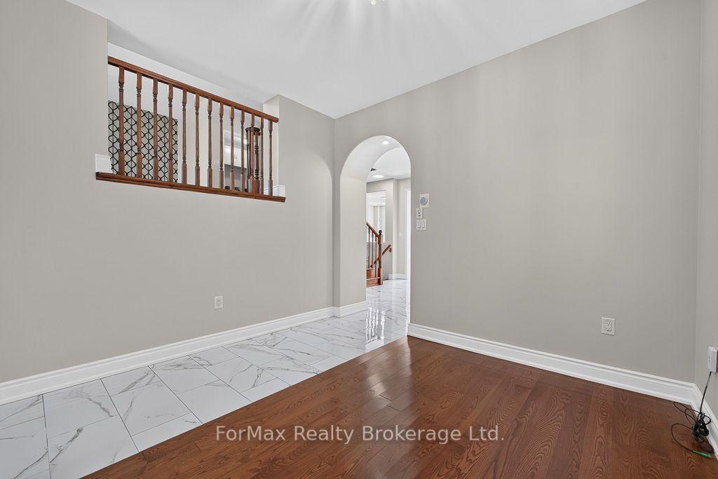 Photo 5 of 35 Seascape Crescent, Brampton, Bram East — HOMEH