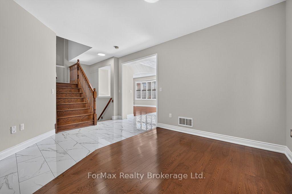 Photo 7 of 35 Seascape Crescent, Brampton, Bram East — HOMEH
