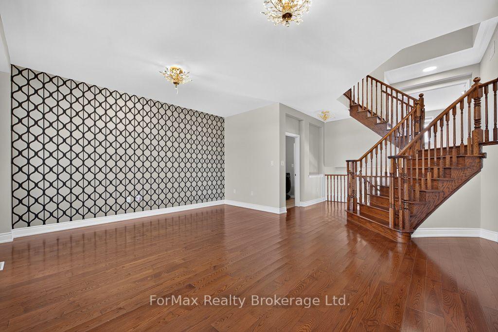 Photo 18 of 35 Seascape Crescent, Brampton, Bram East — HOMEH