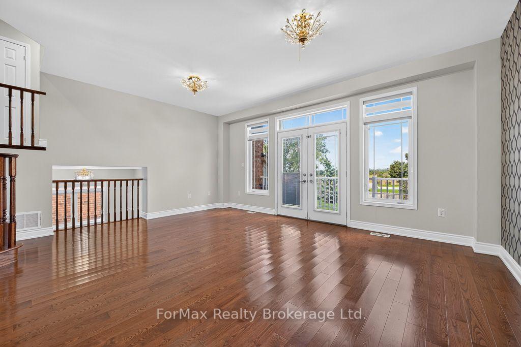 Photo 20 of 35 Seascape Crescent, Brampton, Bram East — HOMEH