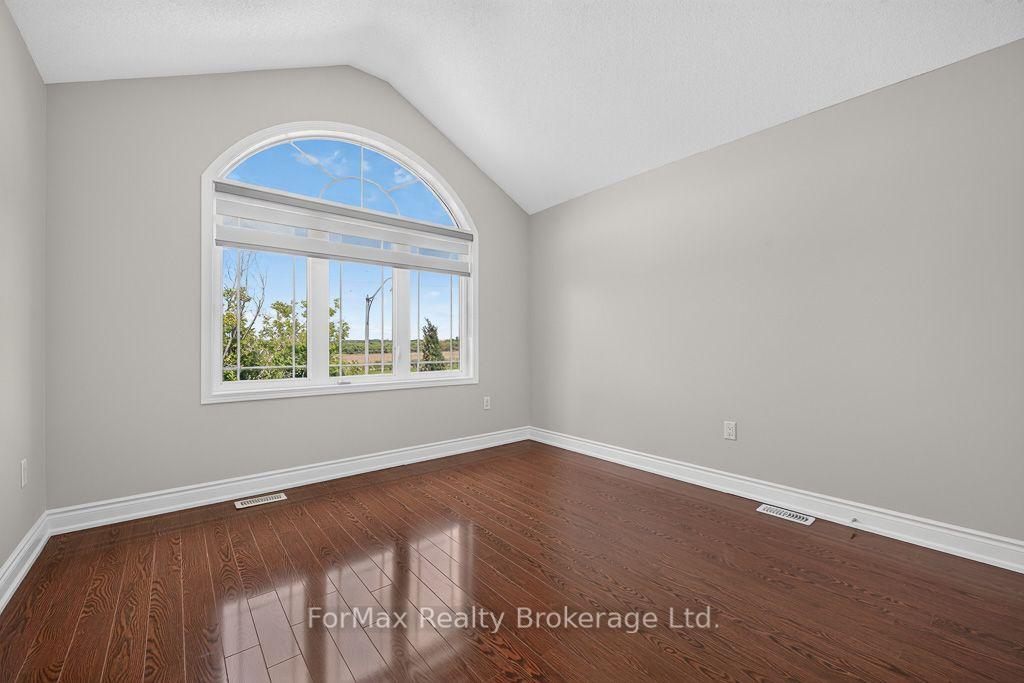 Photo 26 of 35 Seascape Crescent, Brampton, Bram East — HOMEH