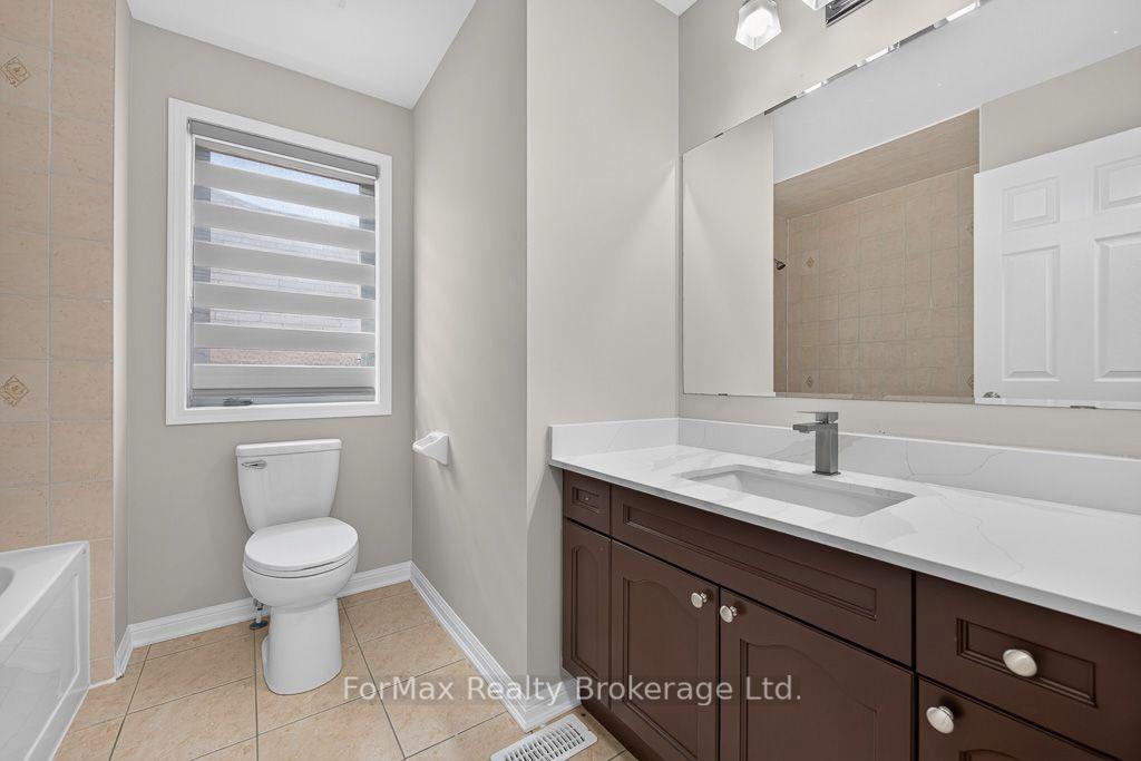 Photo 33 of 35 Seascape Crescent, Brampton, Bram East — HOMEH