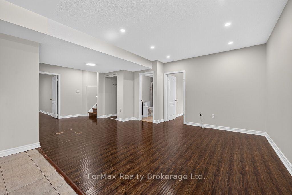 Photo 37 of 35 Seascape Crescent, Brampton, Bram East — HOMEH