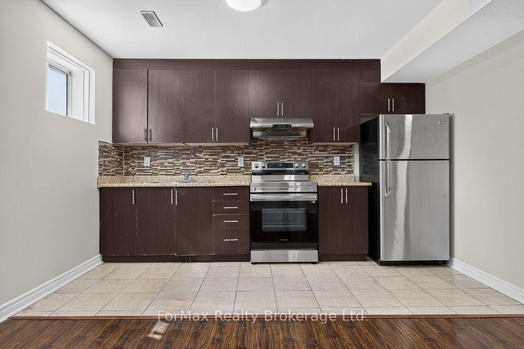 Photo 38 of 35 Seascape Crescent, Brampton, Bram East — HOMEH