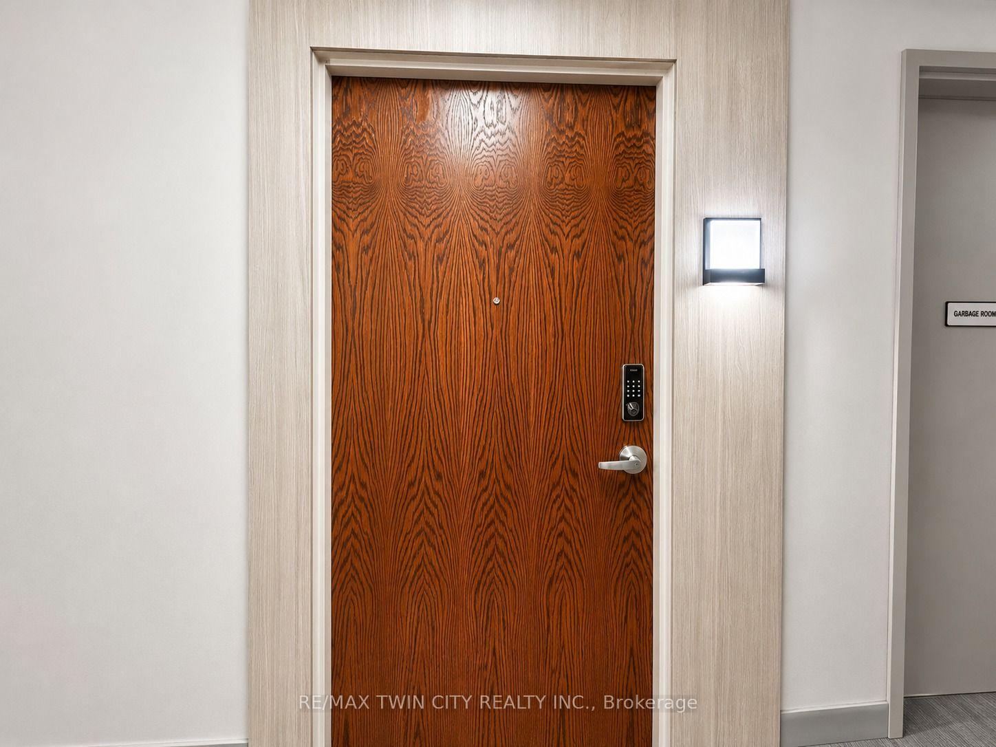 Photo 2 of Unit 2711, 30 Francis Street, Kitchener, City Commercial Core — HOMEH