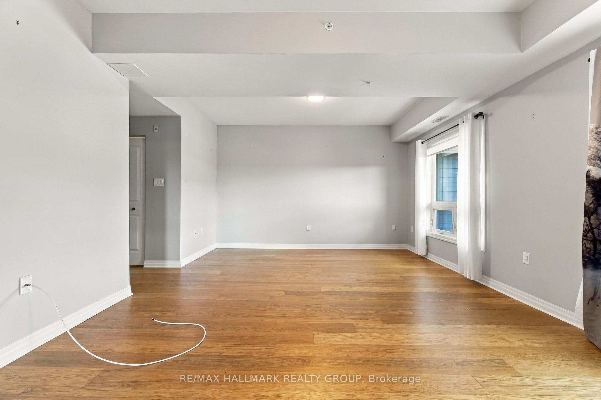 Photo 10 of Unit 406, 200 Winterfell Private, Ottawa, Hunt Club Park — HOMEH