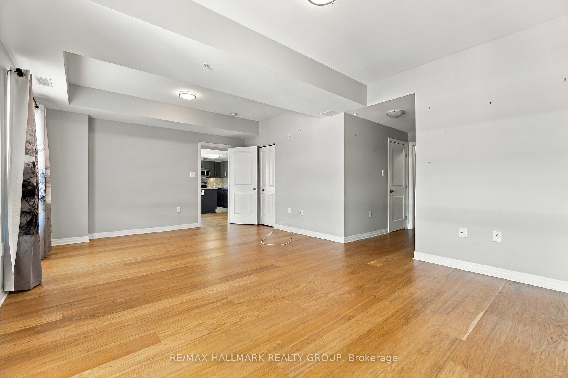 Photo 11 of Unit 406, 200 Winterfell Private, Ottawa, Hunt Club Park — HOMEH