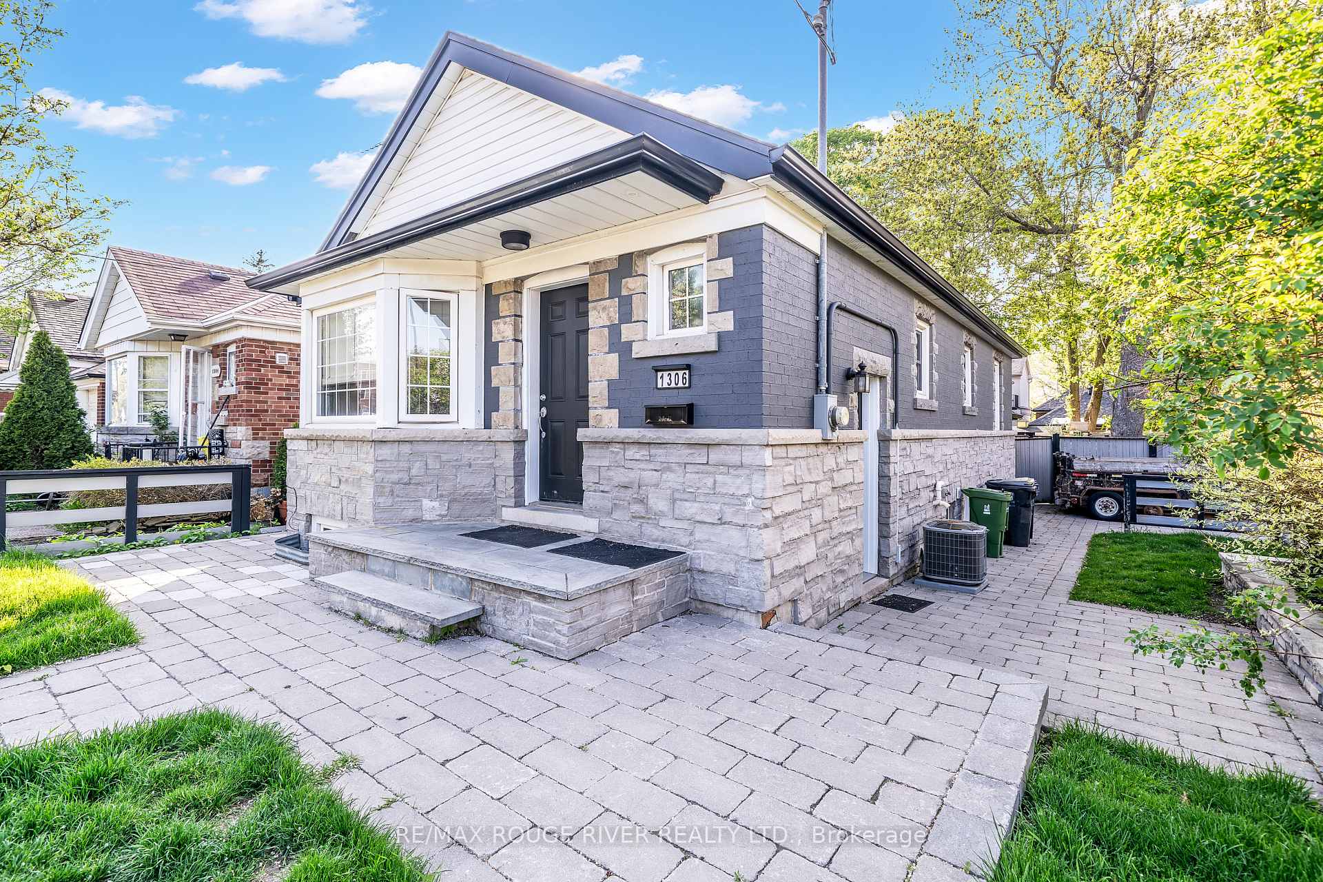 Photo 4 of 1306 Kingston Road, Scarborough, Birchcliffe-Cliffside — HOMEH