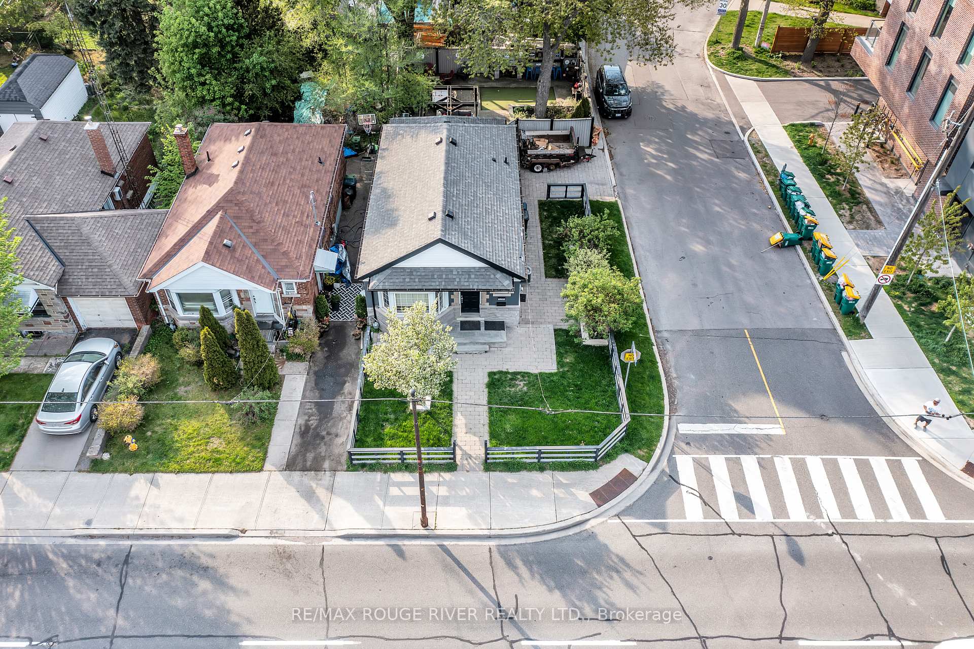 Photo 5 of 1306 Kingston Road, Scarborough, Birchcliffe-Cliffside — HOMEH