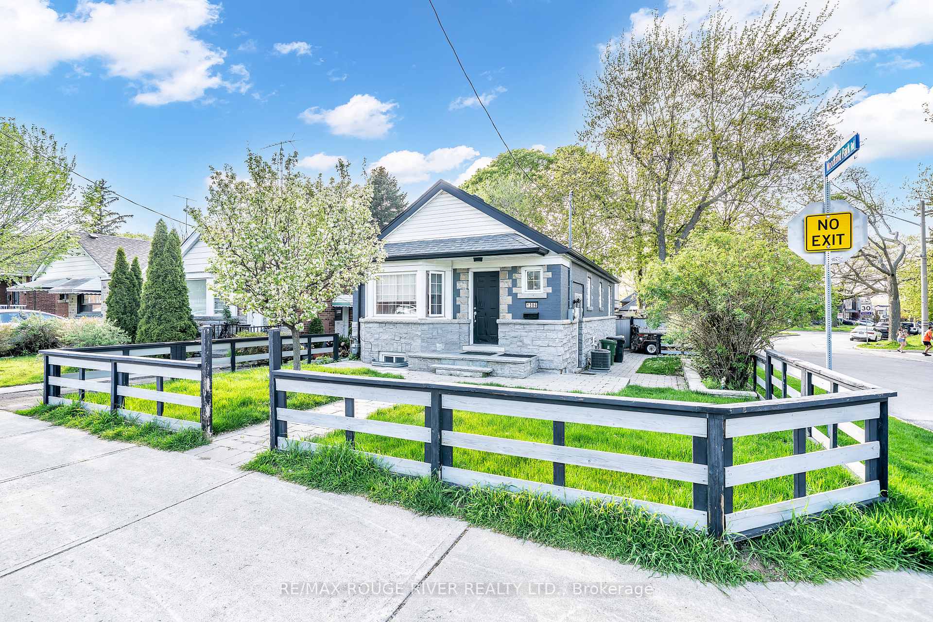 Photo 8 of 1306 Kingston Road, Scarborough, Birchcliffe-Cliffside — HOMEH