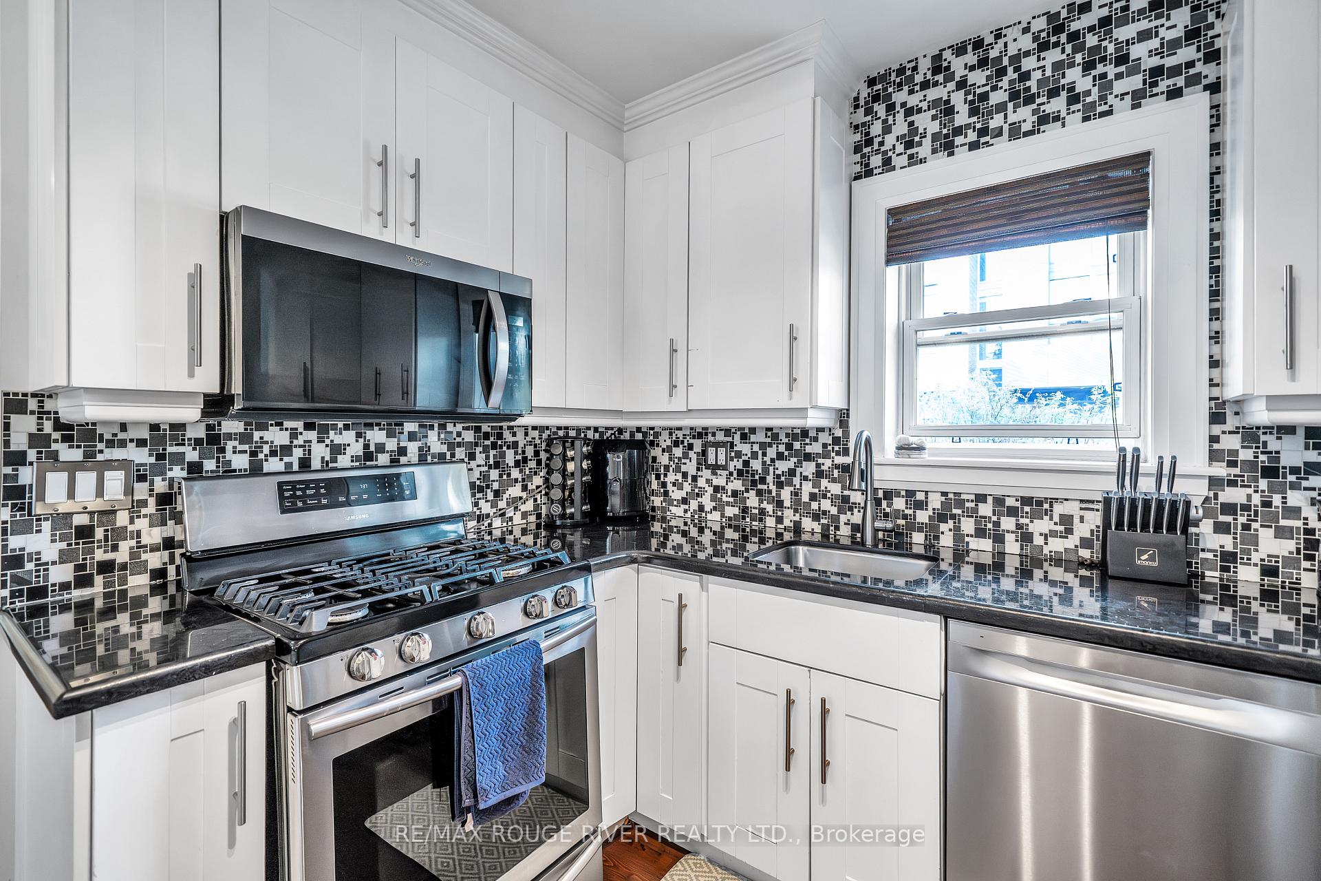 Photo 16 of 1306 Kingston Road, Scarborough, Birchcliffe-Cliffside — HOMEH