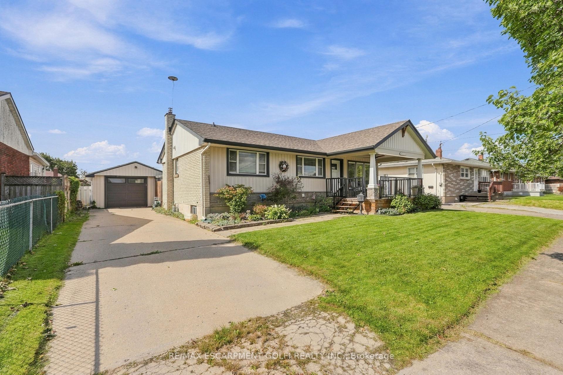 Photo 2 of 144 Joyce Avenue, Welland, Lincoln/Crowland — HOMEH