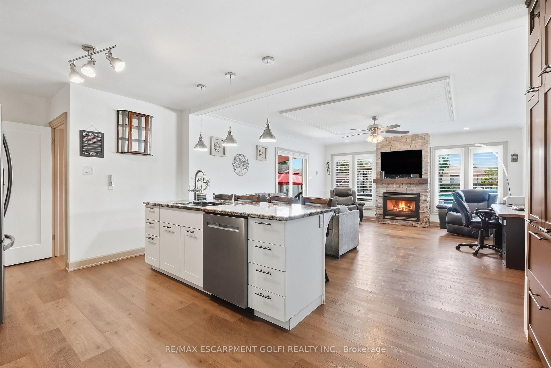 Photo 4 of 144 Joyce Avenue, Welland, Lincoln/Crowland — HOMEH