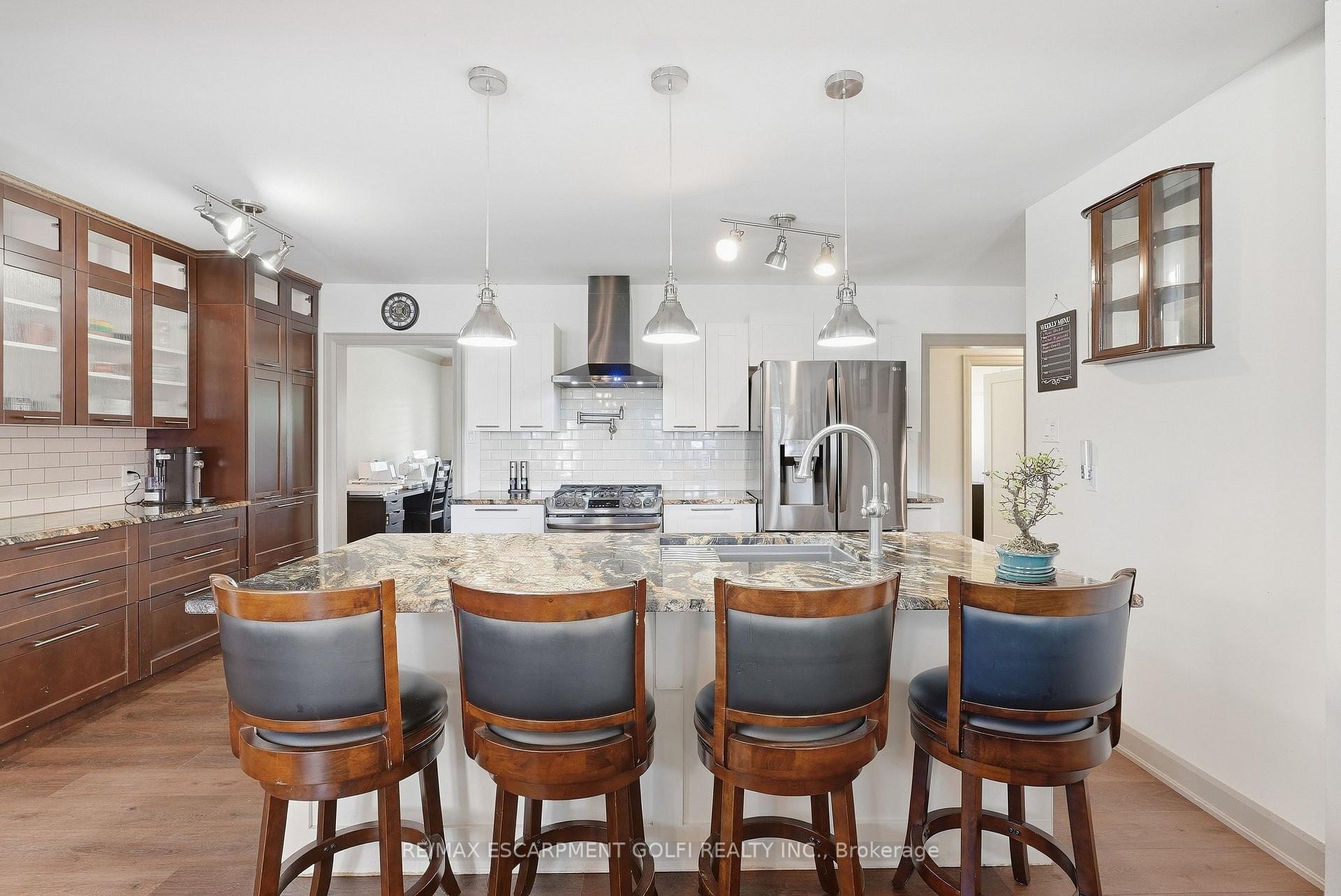 Photo 5 of 144 Joyce Avenue, Welland, Lincoln/Crowland — HOMEH