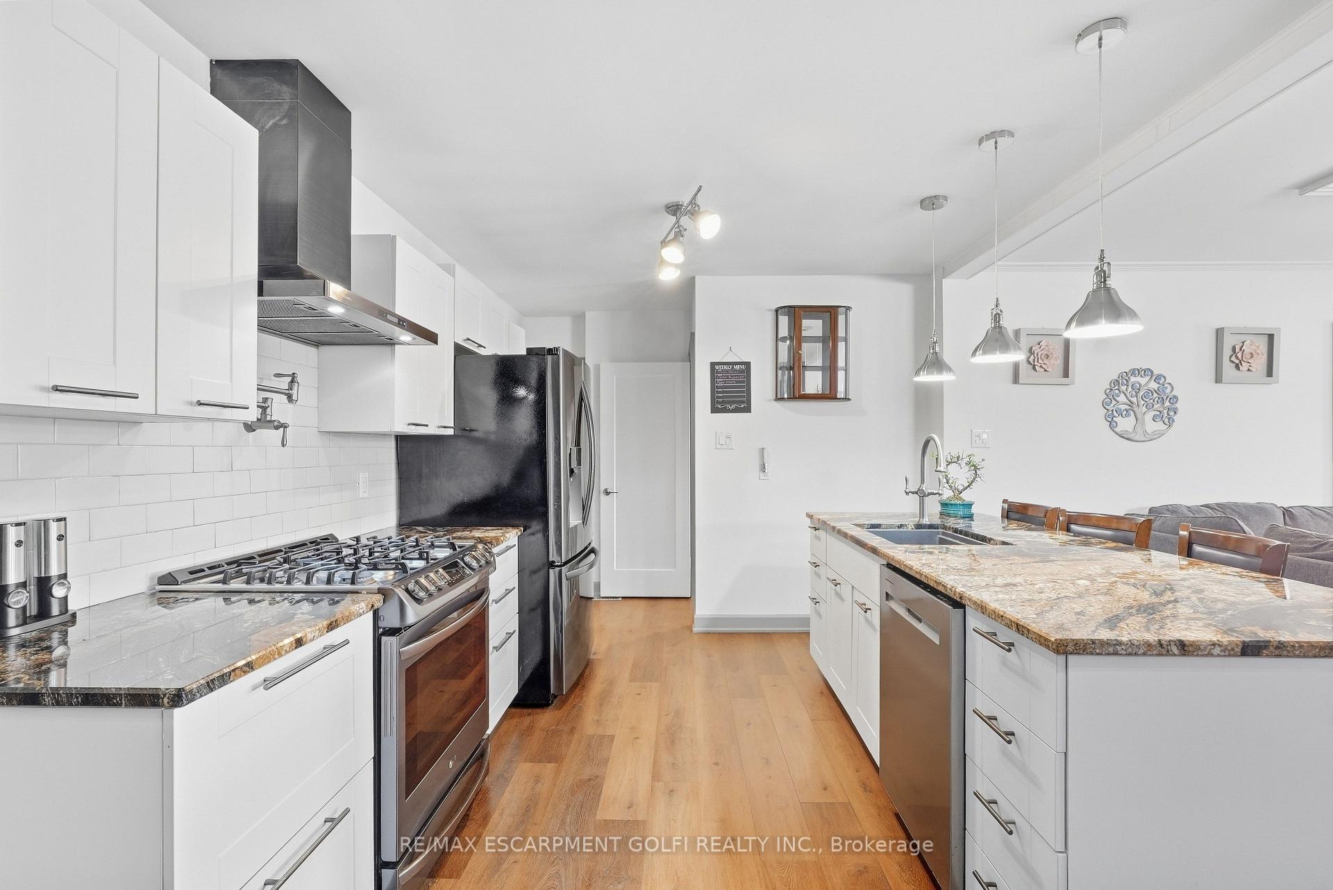 Photo 6 of 144 Joyce Avenue, Welland, Lincoln/Crowland — HOMEH