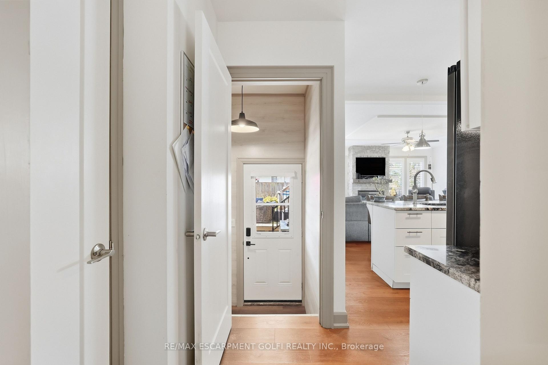 Photo 15 of 144 Joyce Avenue, Welland, Lincoln/Crowland — HOMEH