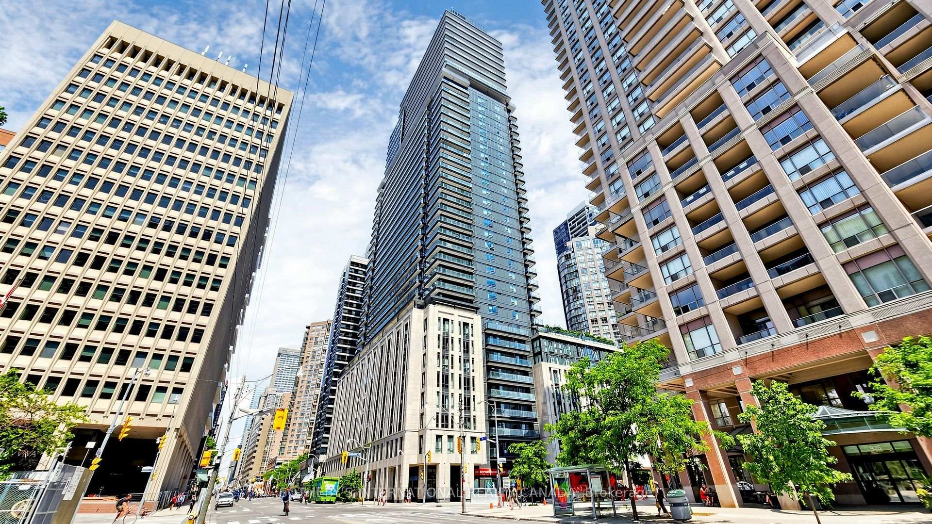 Front of Unit 3807, 955 Bay Street