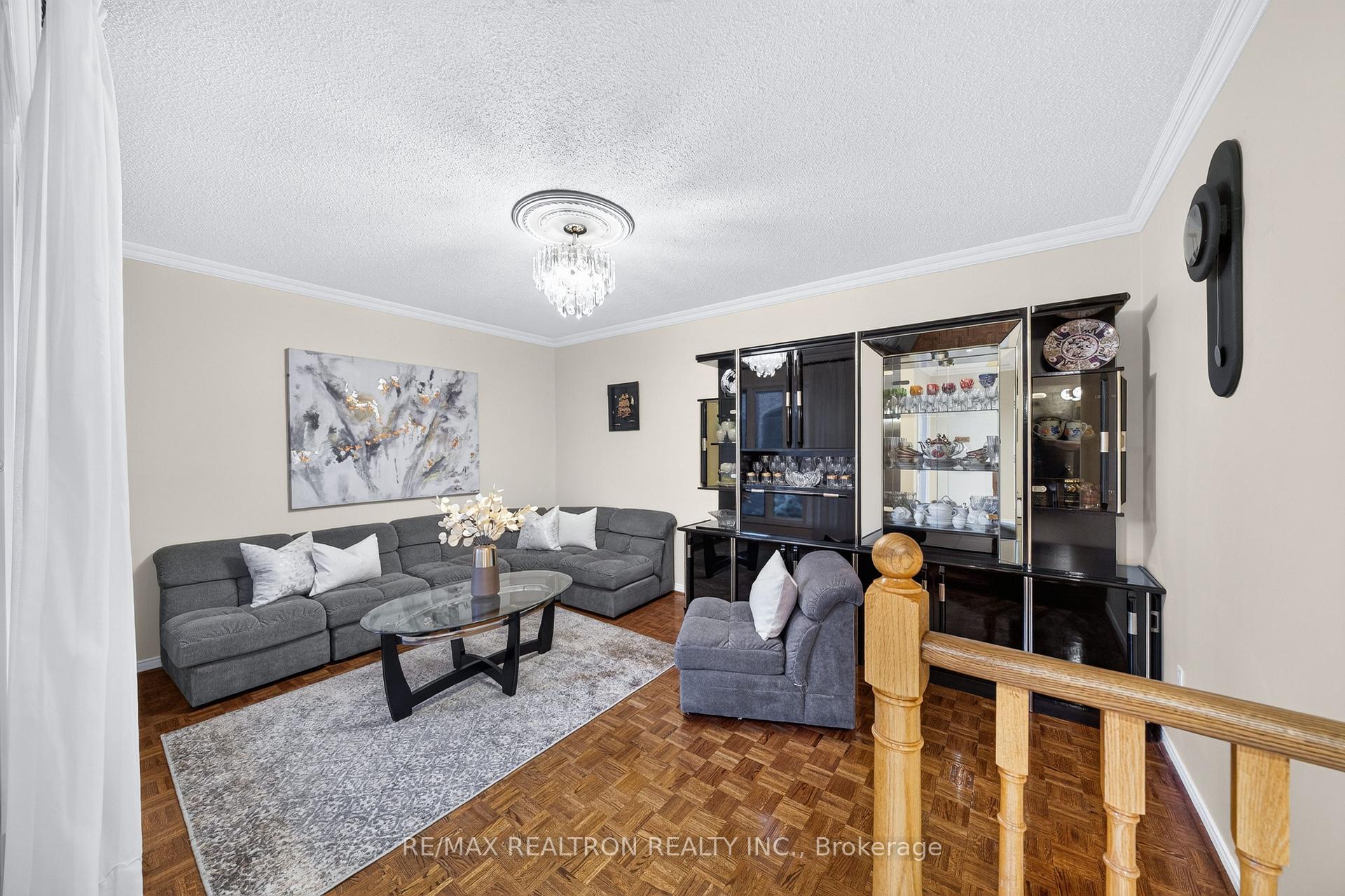 Photo 7 of 160 Conley Street, Vaughan, Lakeview Estates — HOMEH