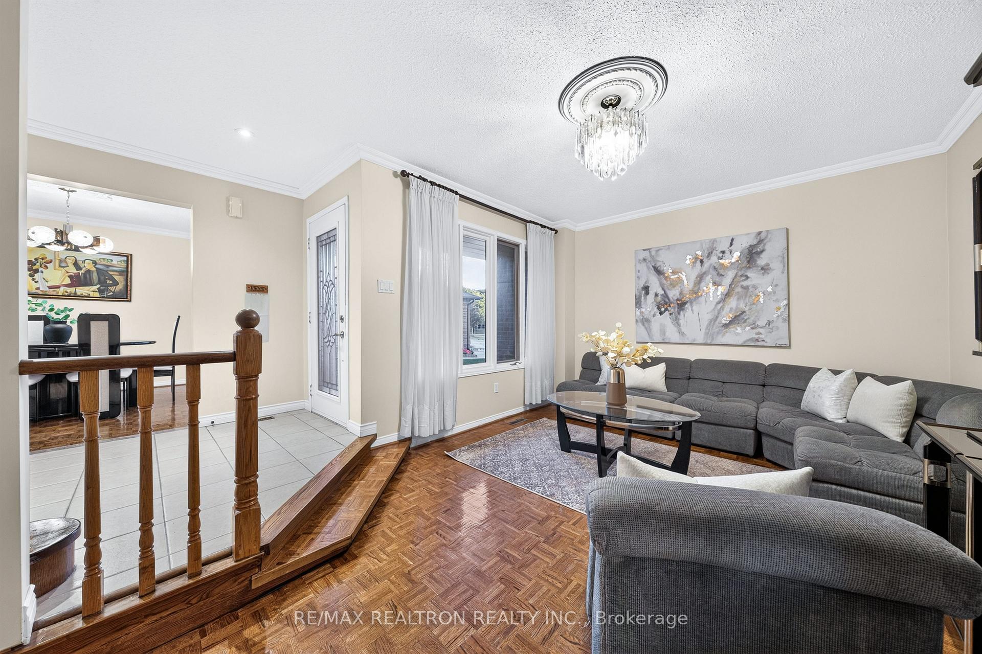 Photo 8 of 160 Conley Street, Vaughan, Lakeview Estates — HOMEH