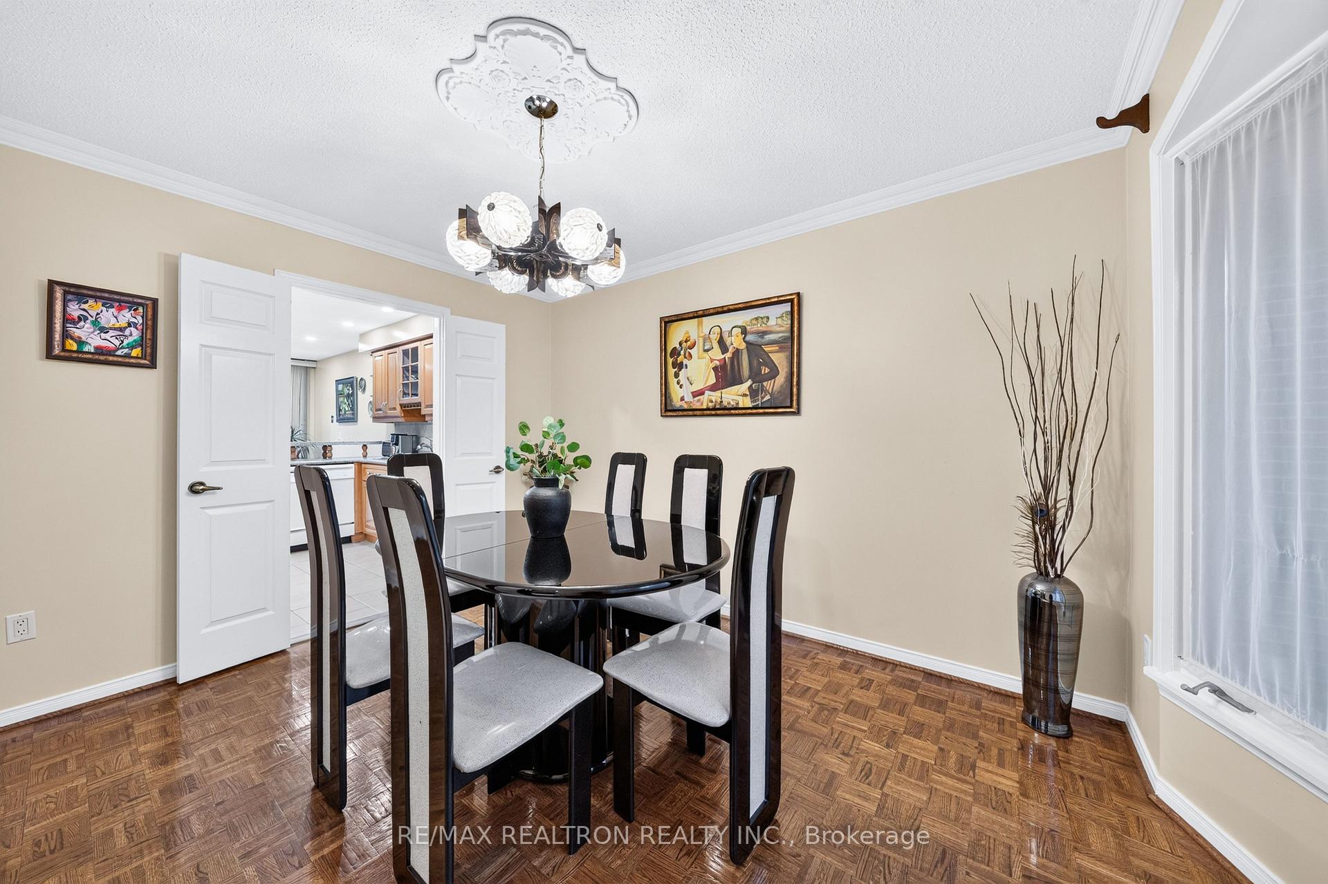 Photo 11 of 160 Conley Street, Vaughan, Lakeview Estates — HOMEH