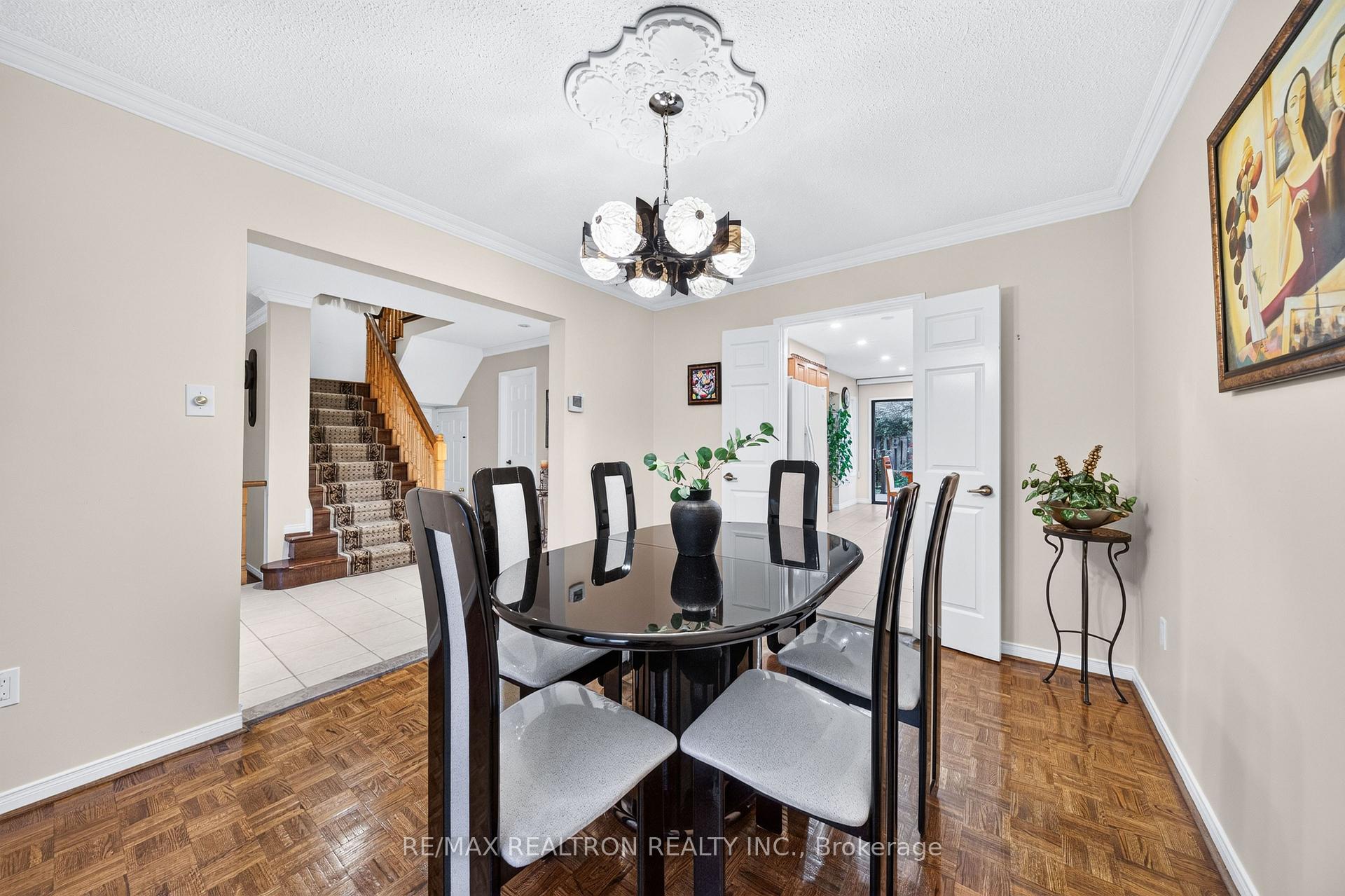 Photo 12 of 160 Conley Street, Vaughan, Lakeview Estates — HOMEH