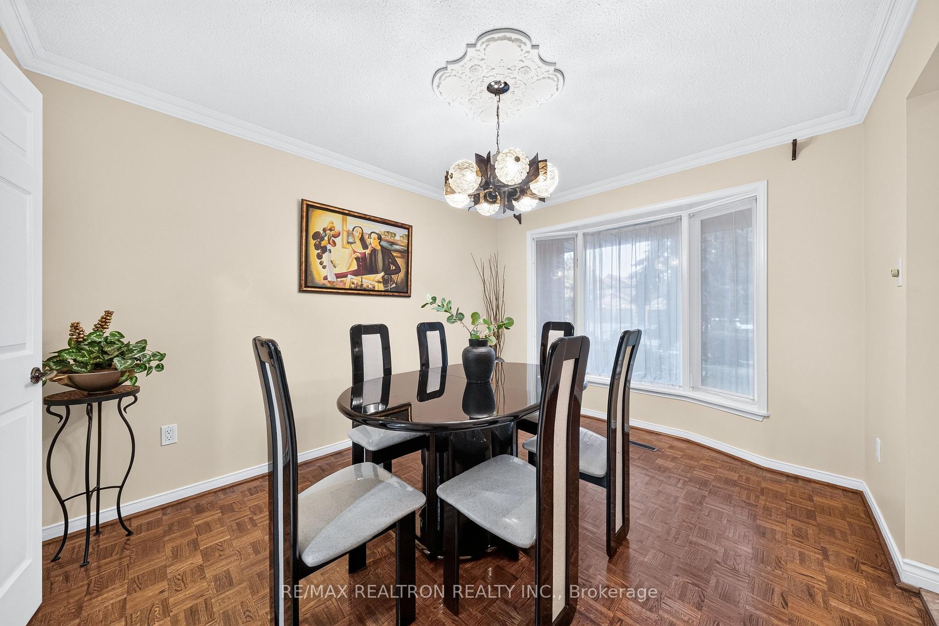 Photo 13 of 160 Conley Street, Vaughan, Lakeview Estates — HOMEH