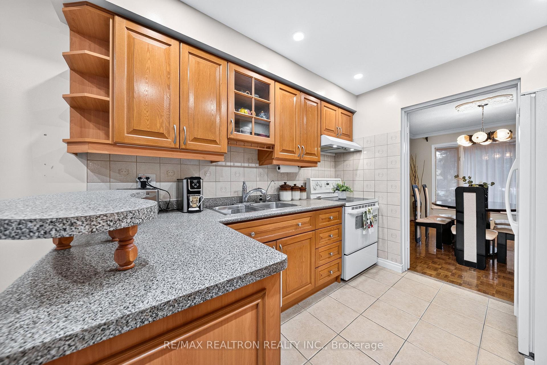 Photo 14 of 160 Conley Street, Vaughan, Lakeview Estates — HOMEH