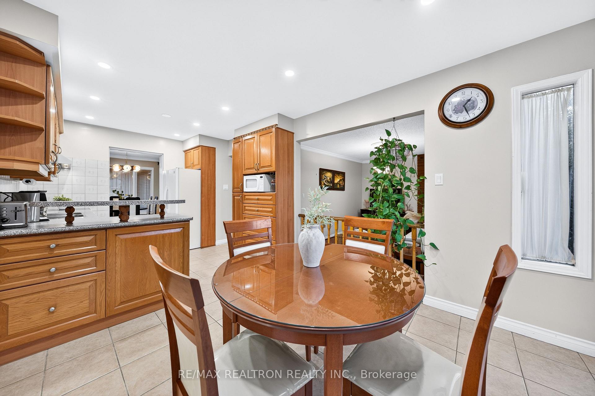 Photo 18 of 160 Conley Street, Vaughan, Lakeview Estates — HOMEH