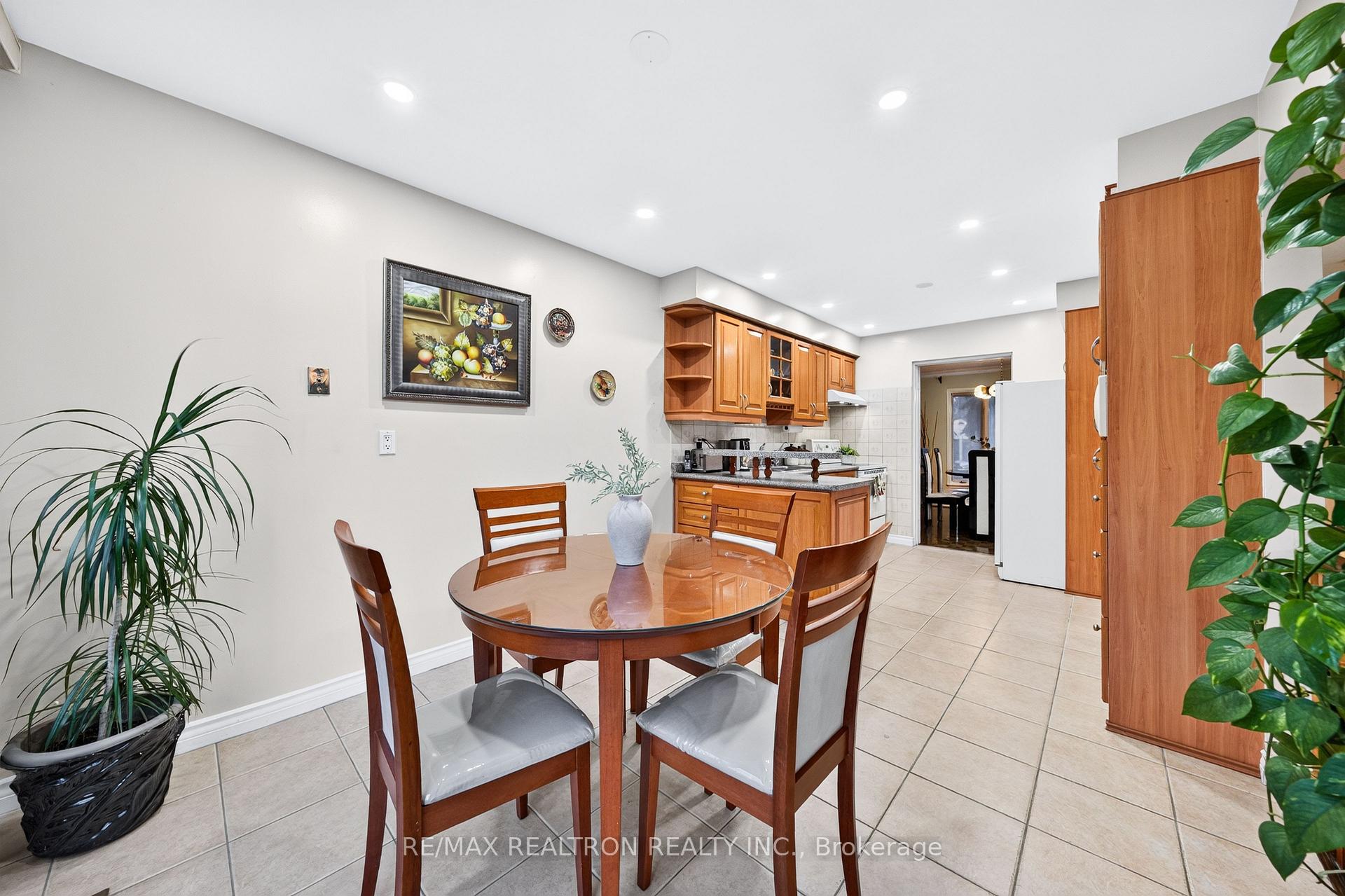 Photo 19 of 160 Conley Street, Vaughan, Lakeview Estates — HOMEH