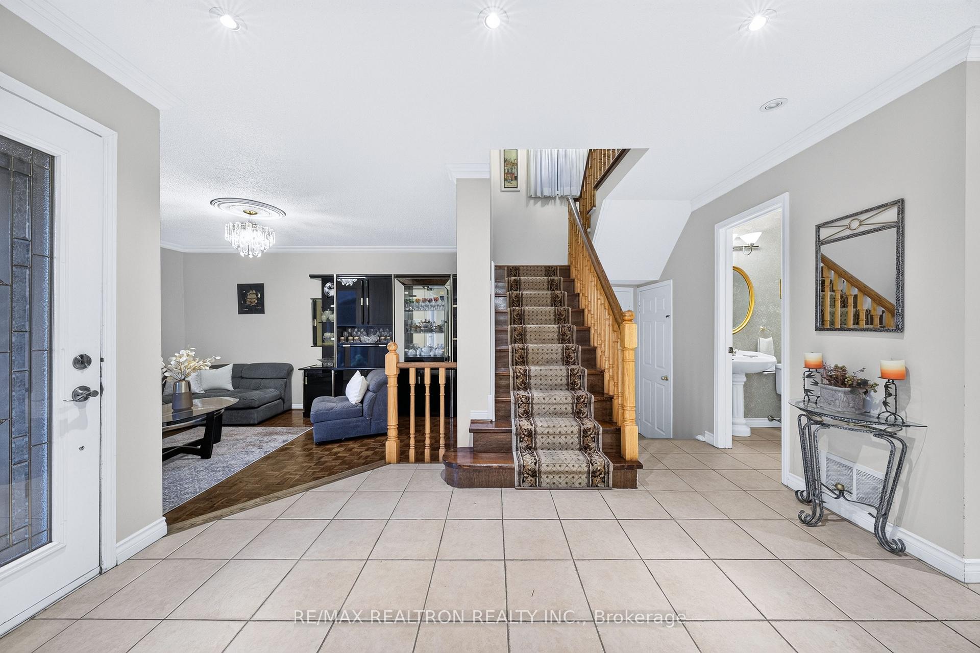 Photo 24 of 160 Conley Street, Vaughan, Lakeview Estates — HOMEH