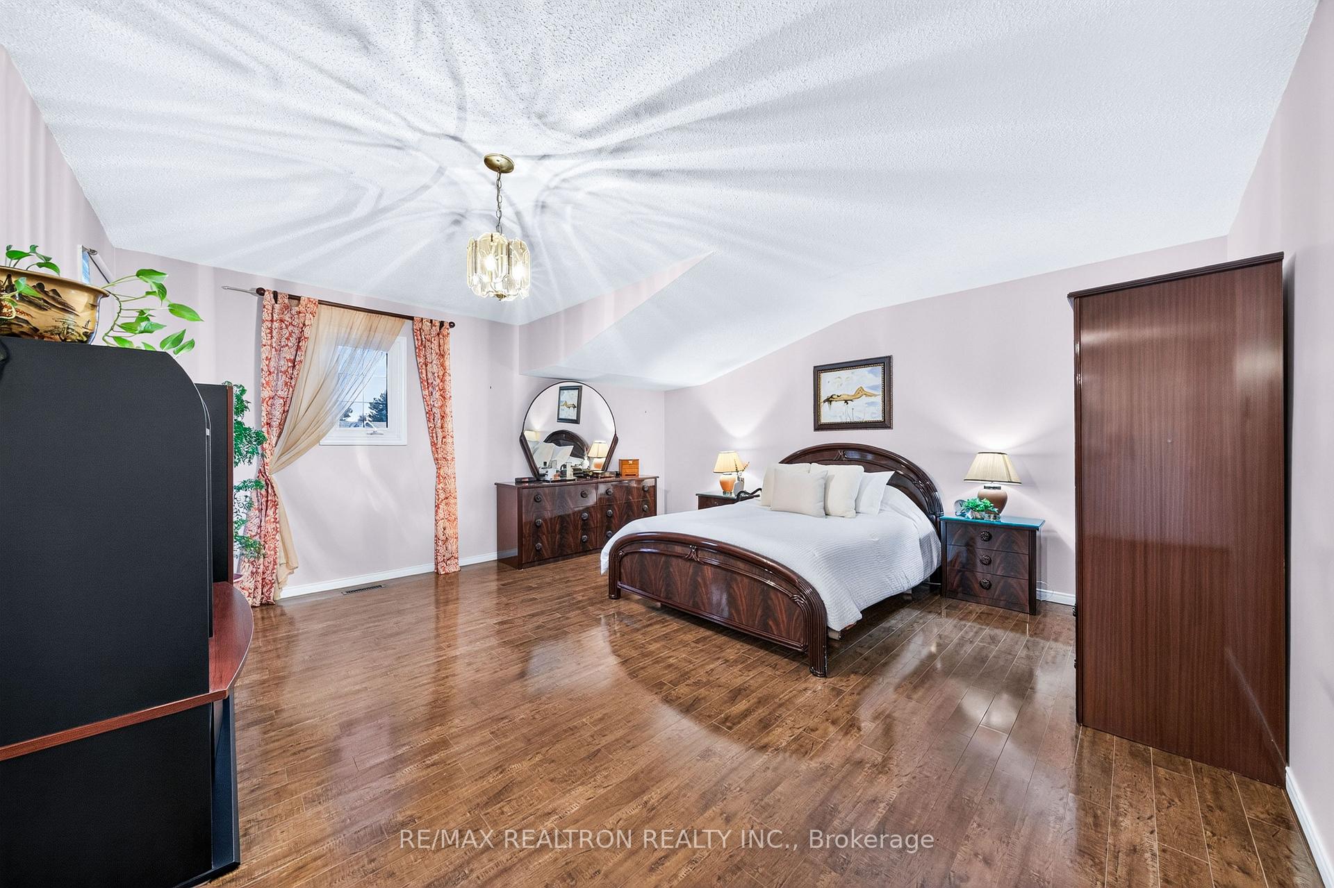 Photo 31 of 160 Conley Street, Vaughan, Lakeview Estates — HOMEH