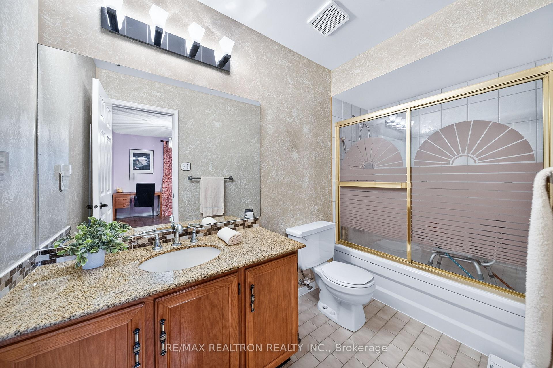 Photo 33 of 160 Conley Street, Vaughan, Lakeview Estates — HOMEH